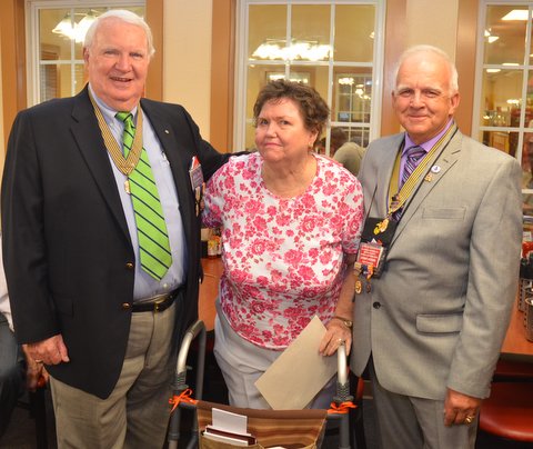 Jane Barbor receives the Certificate of Appreciation